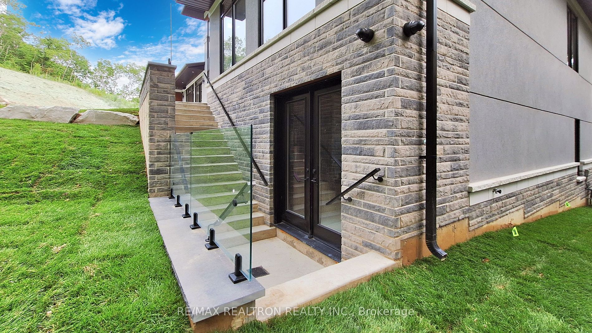 8 Keily Crescent