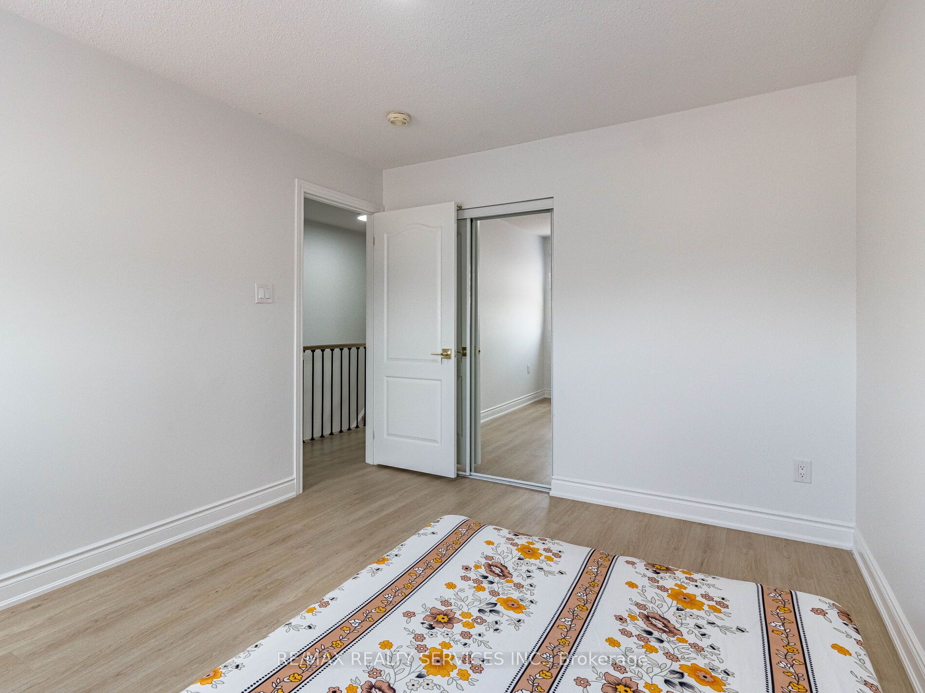 10 Nuttall St
