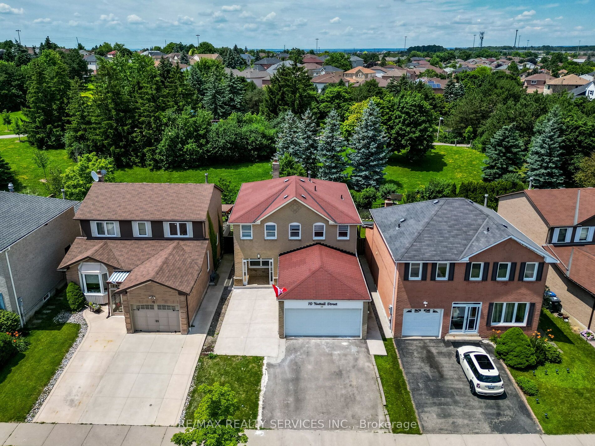 10 Nuttall St