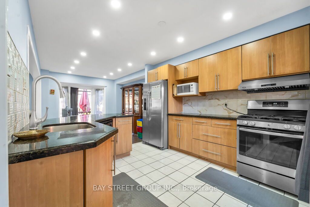 39 Blue Spruce Street