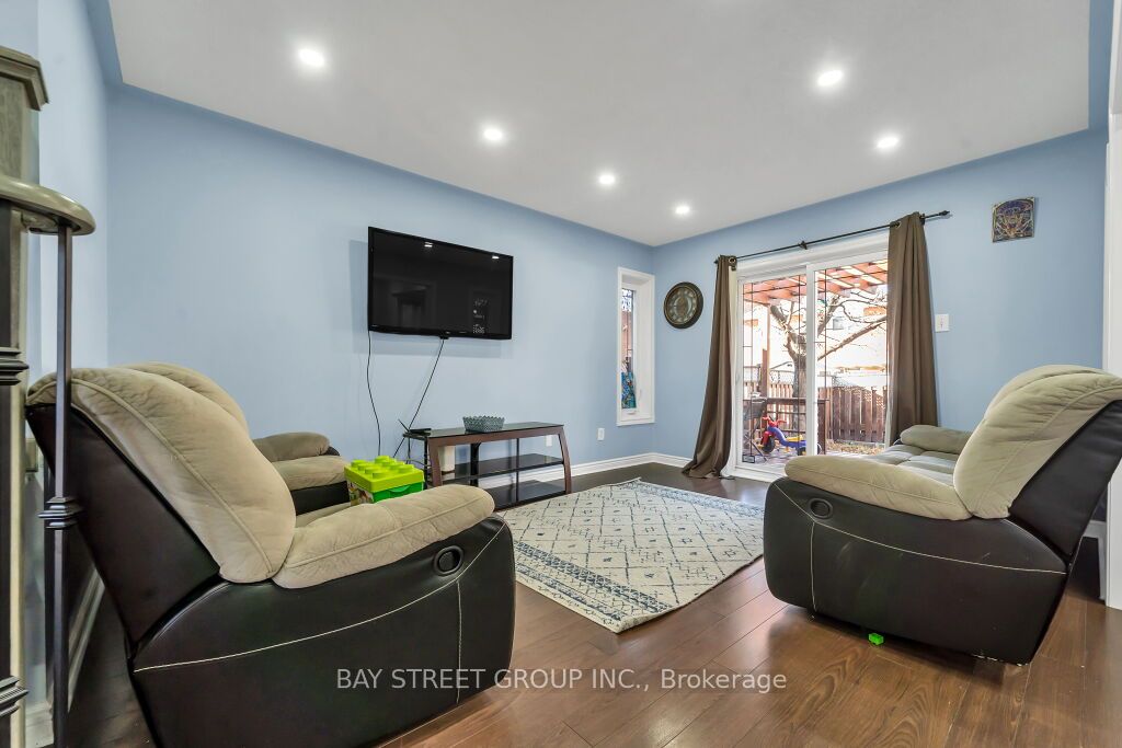 39 Blue Spruce Street