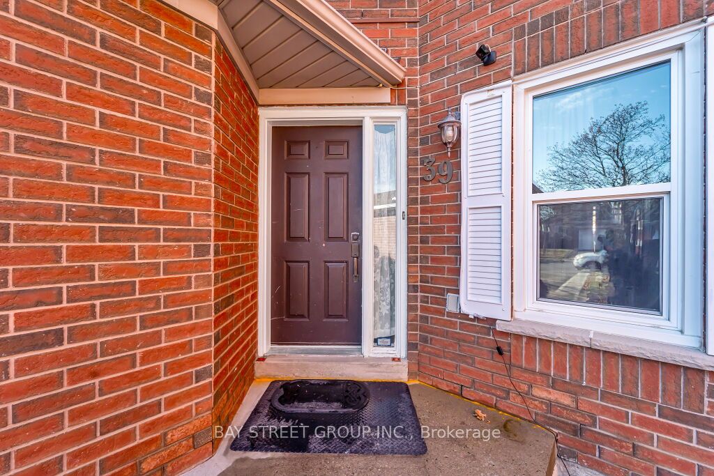 39 Blue Spruce Street