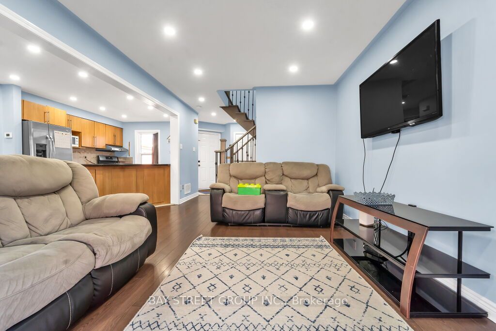 39 Blue Spruce Street