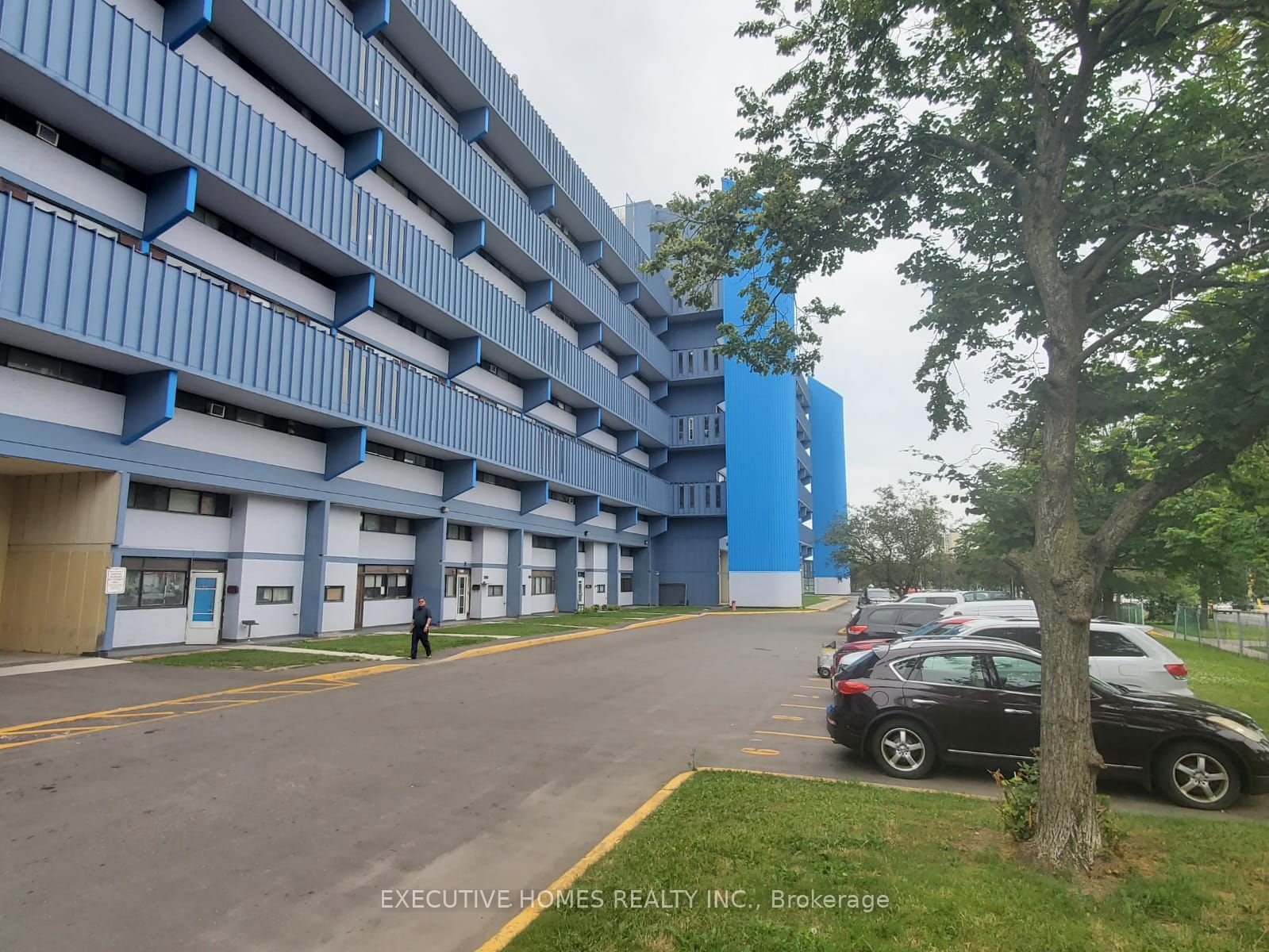4673 Jane Street, #517