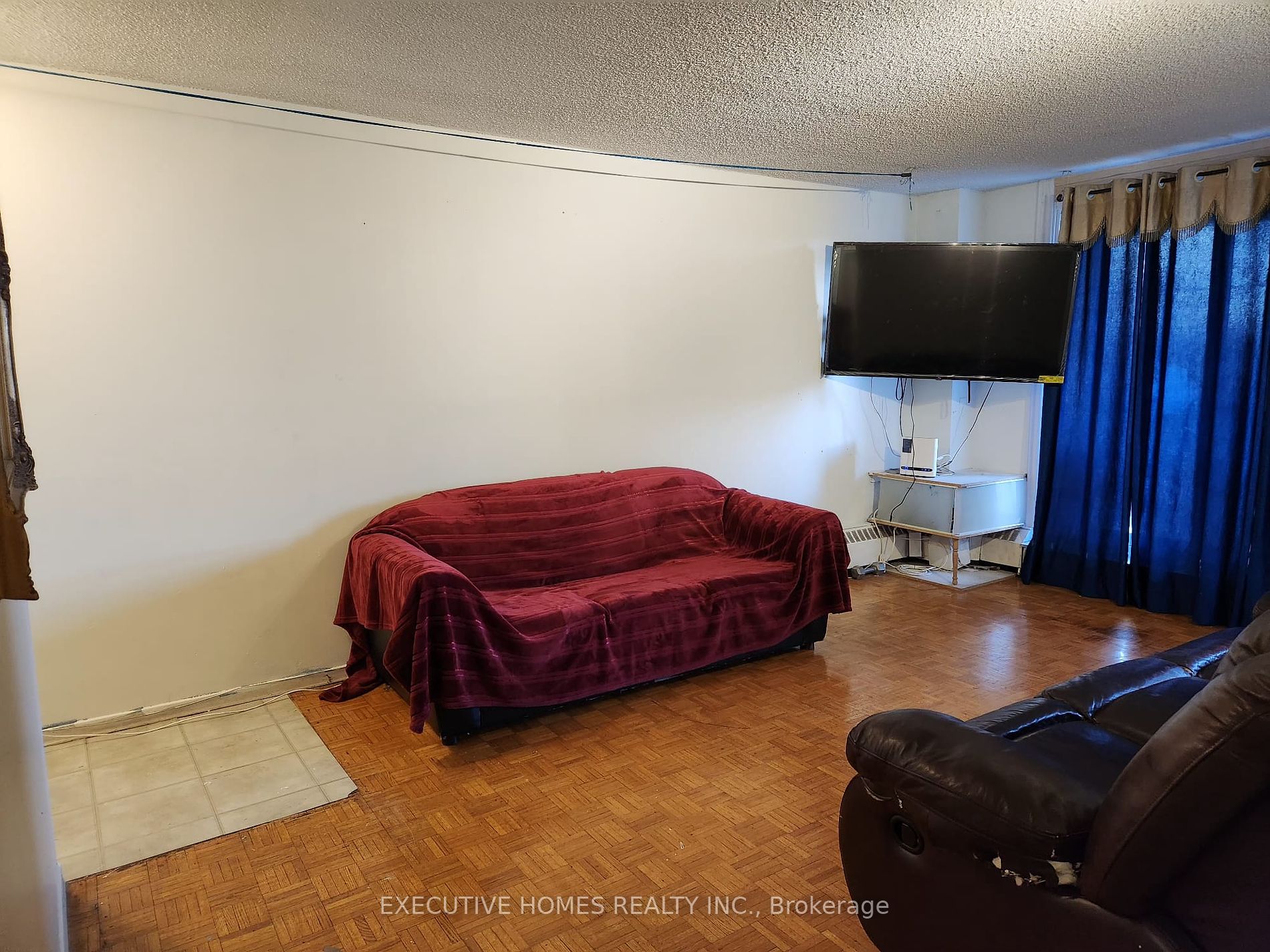 4673 Jane Street, #517