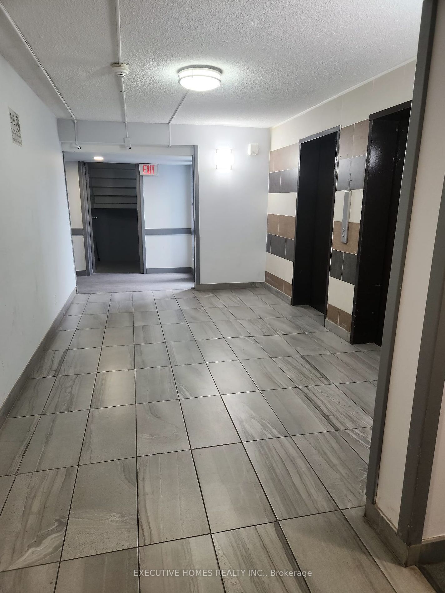 4673 Jane Street, #517