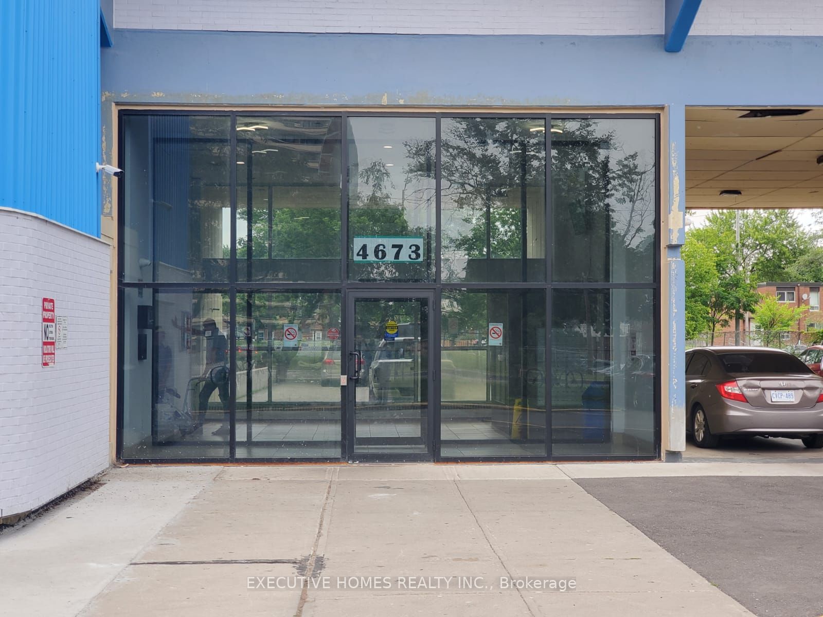 4673 Jane Street, #517
