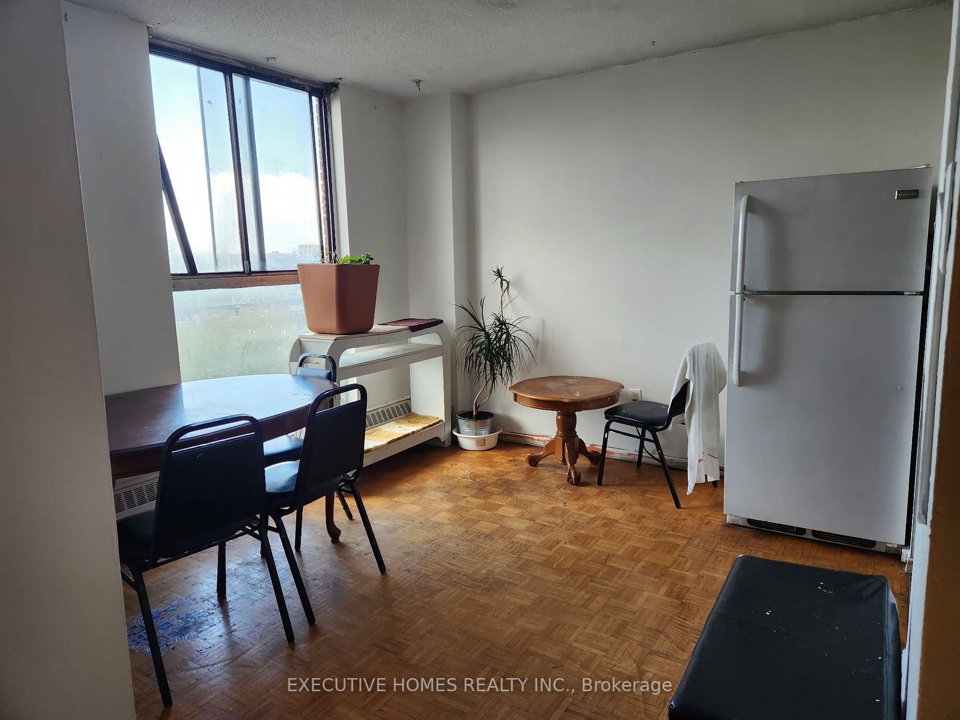 4673 Jane Street, #517