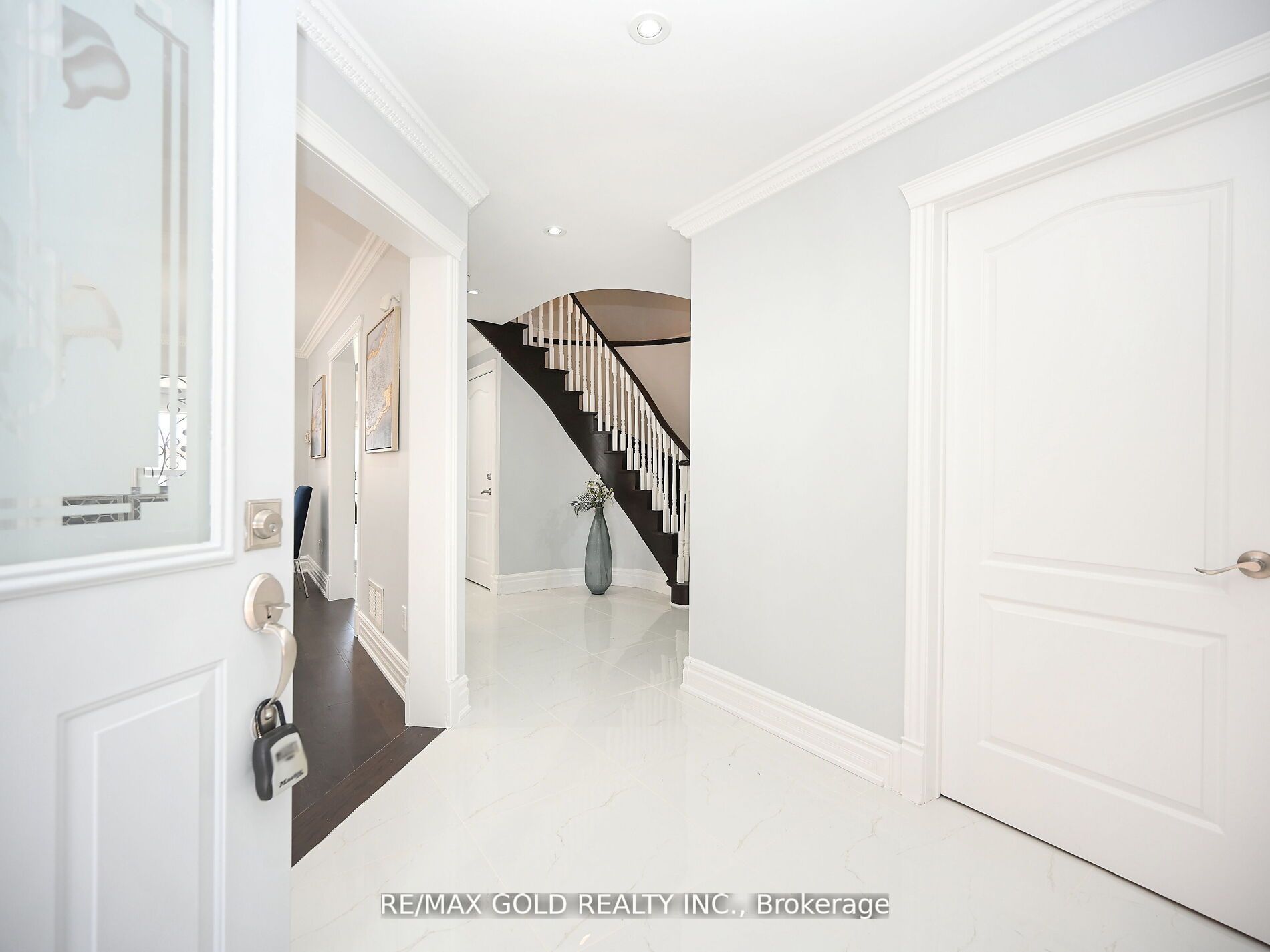 6 Oatfield Road