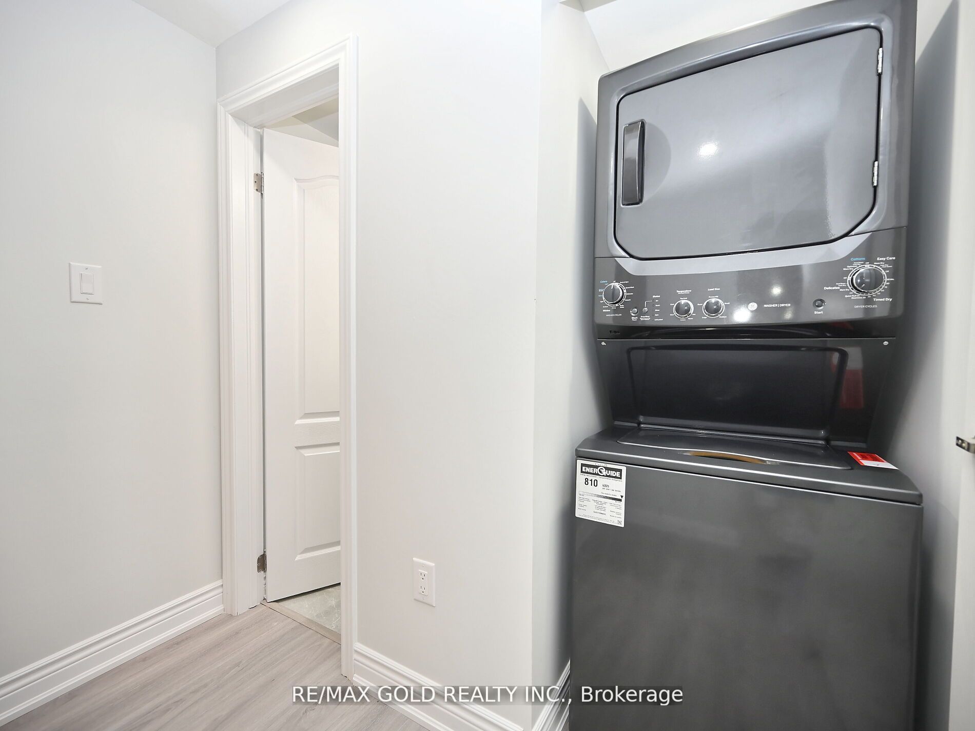 6 Oatfield Road