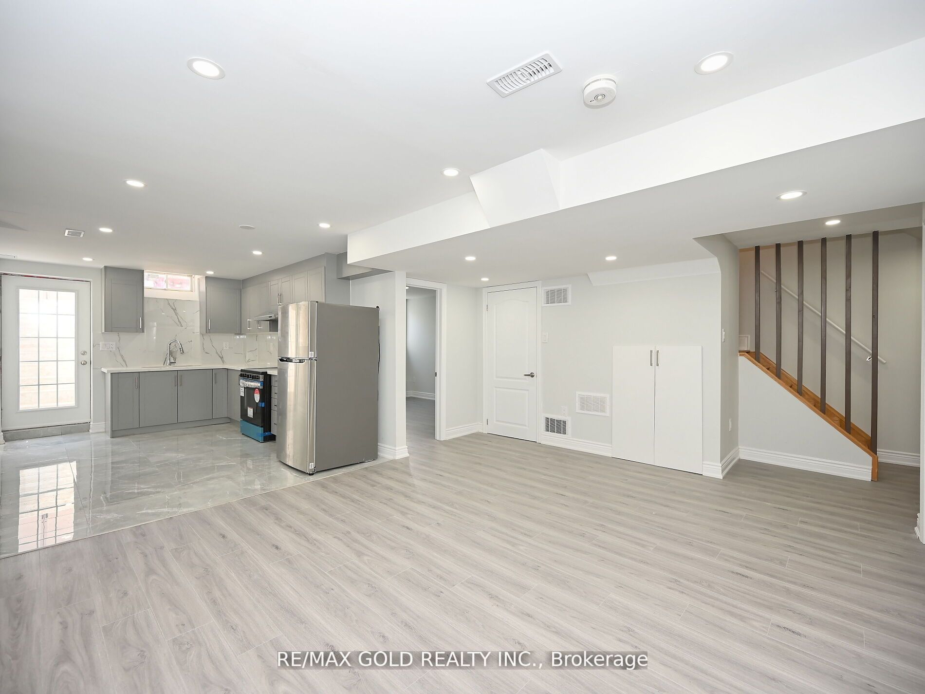 6 Oatfield Road