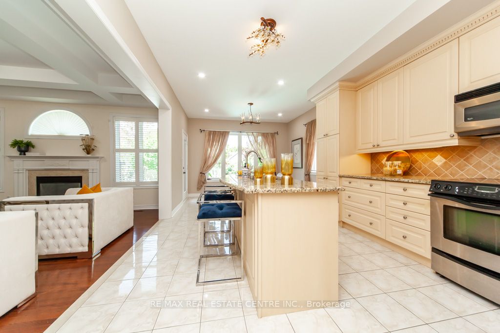 1387 Ferncrest Road
