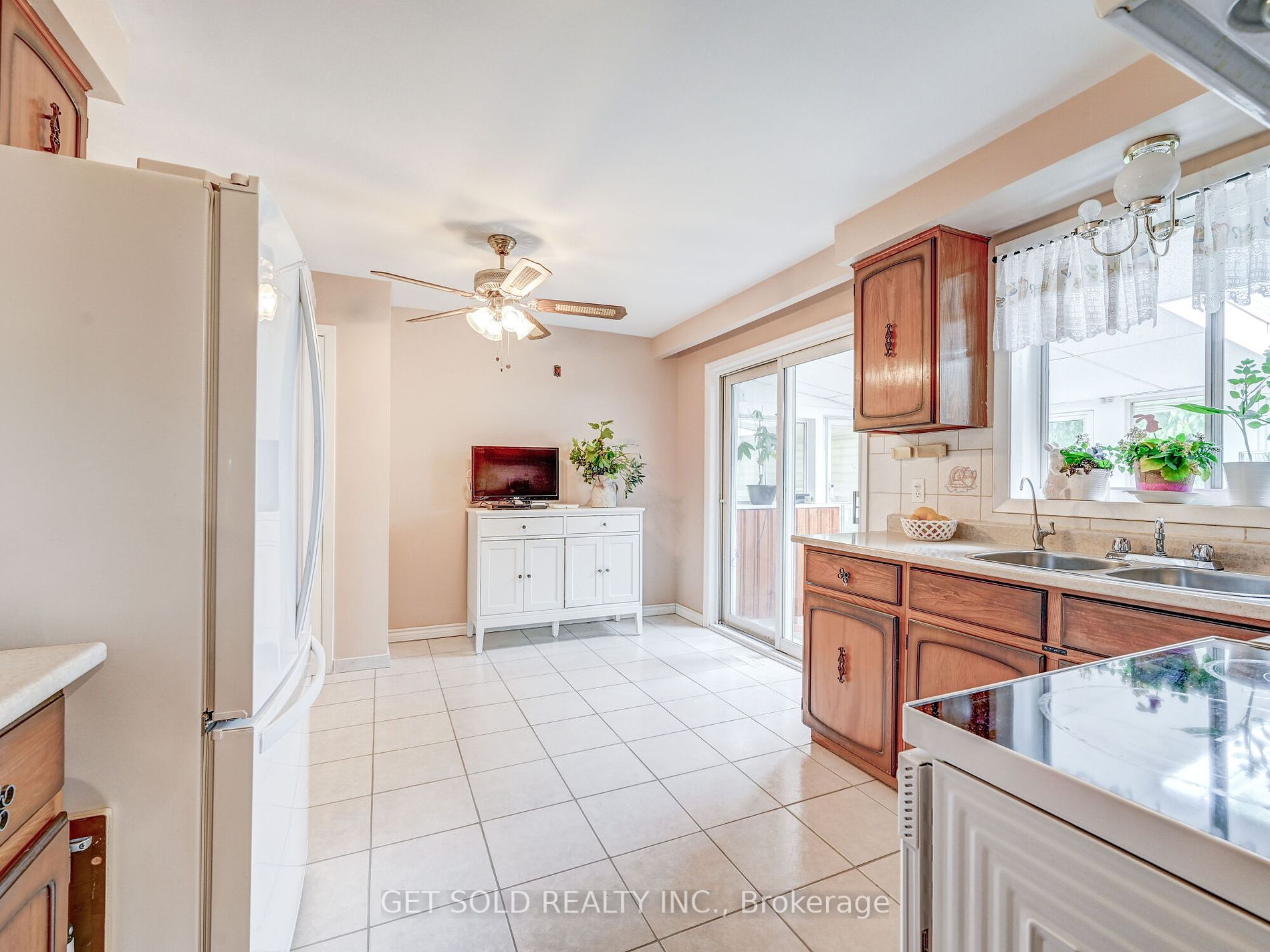 3651 Broomhill Crescent