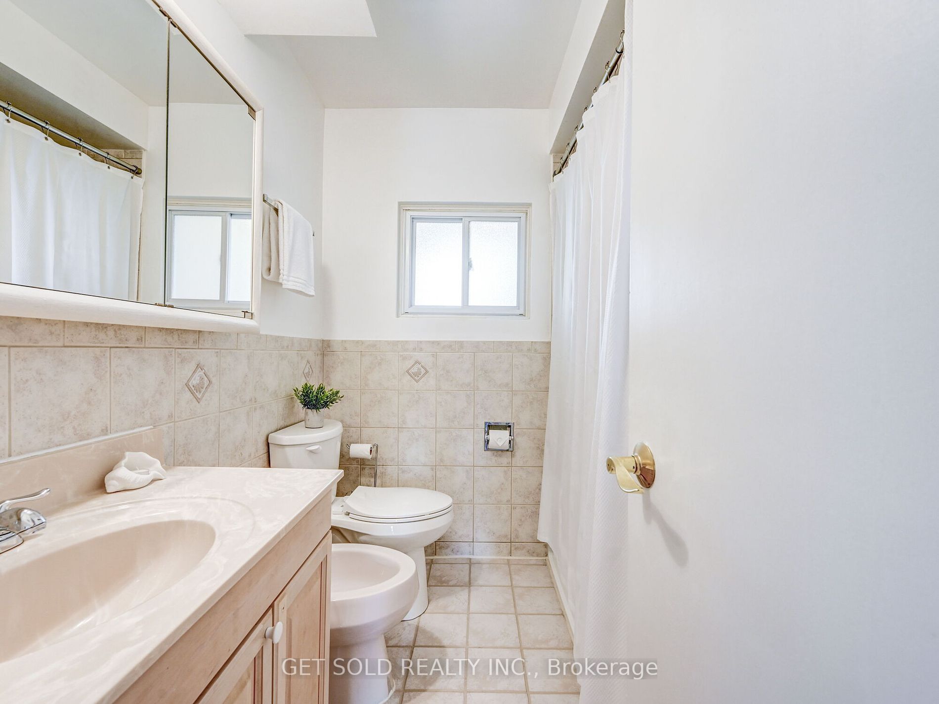 3651 Broomhill Crescent