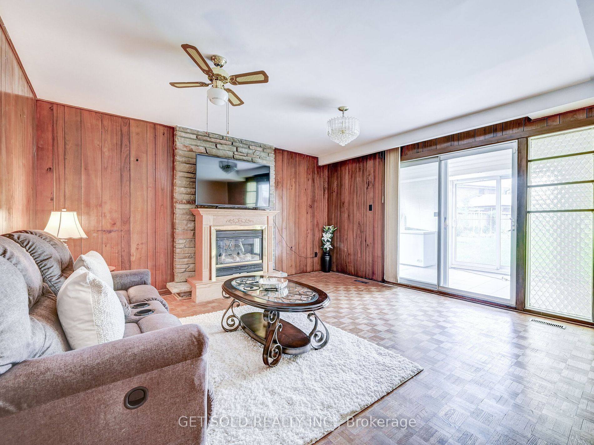 3651 Broomhill Crescent