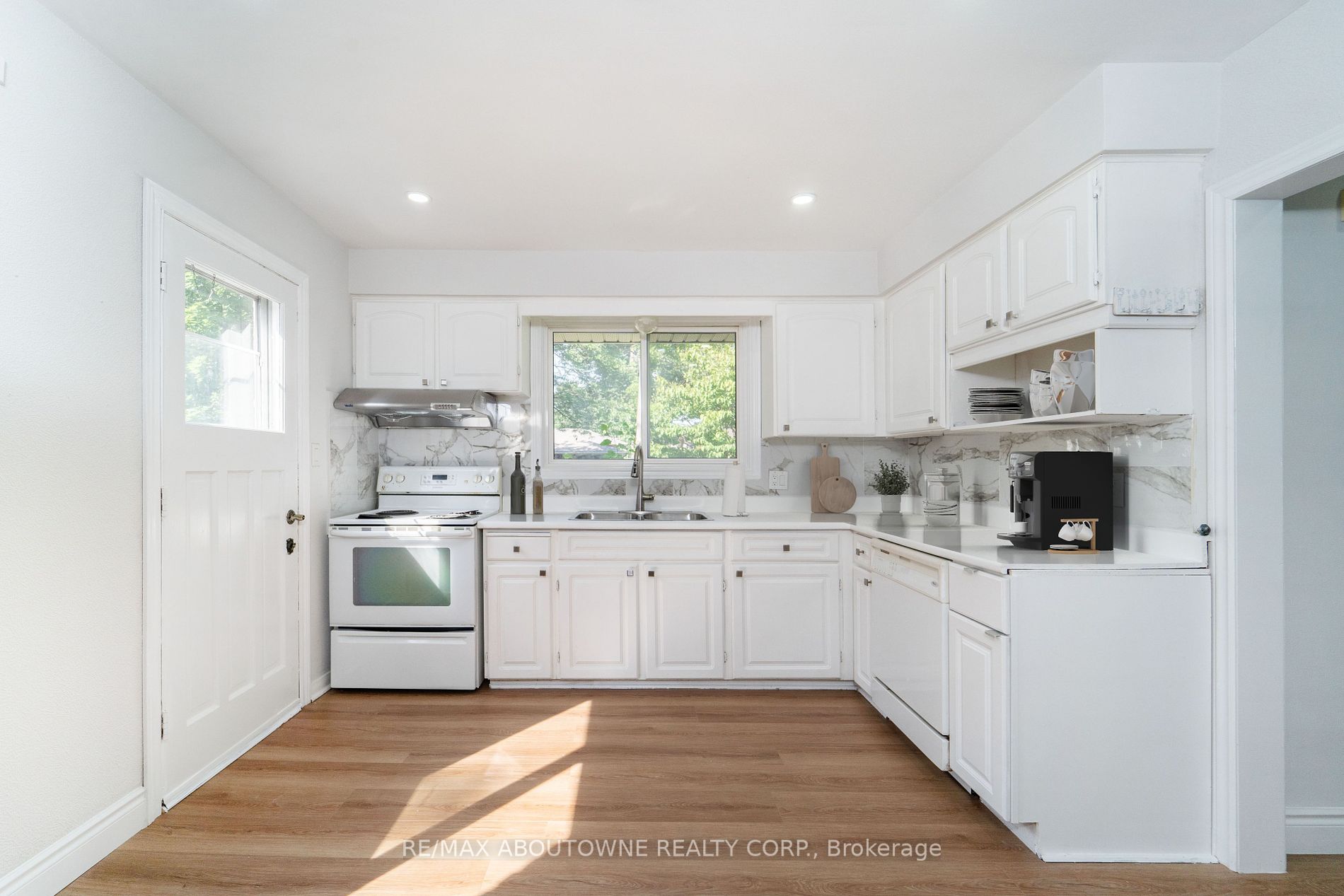 608 Thornwood Ave