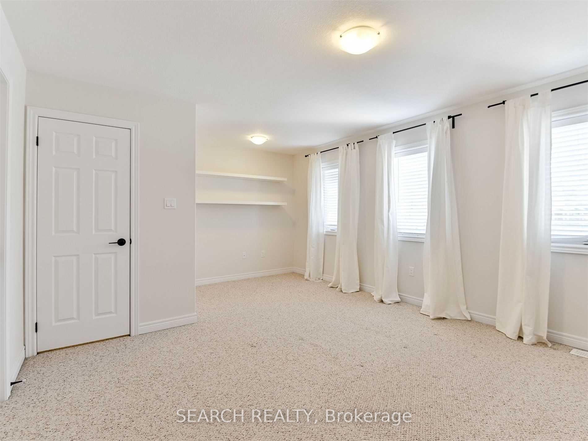 124 Parkinson Cres, #16