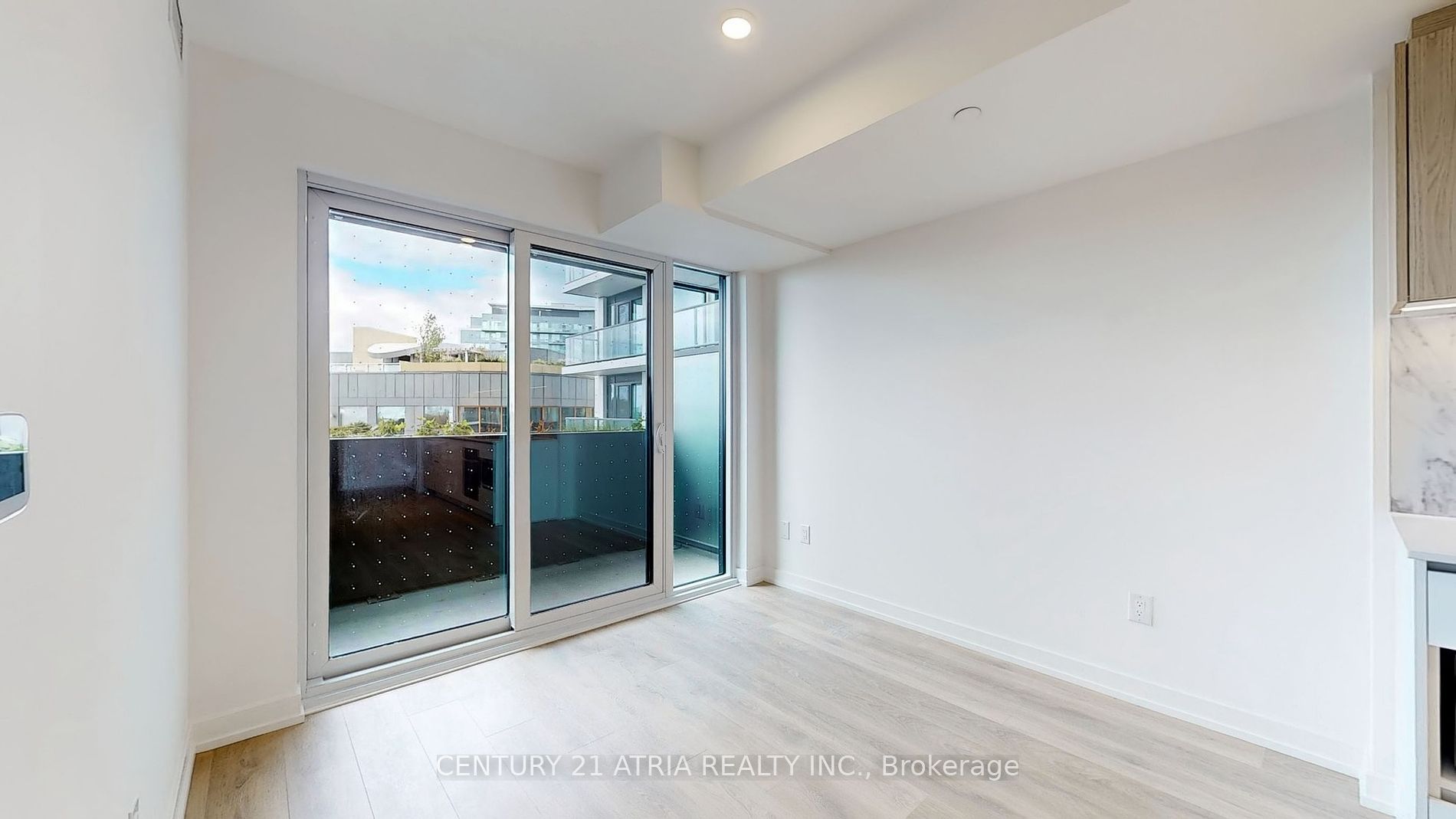 1100 sheppard Avenue W #602