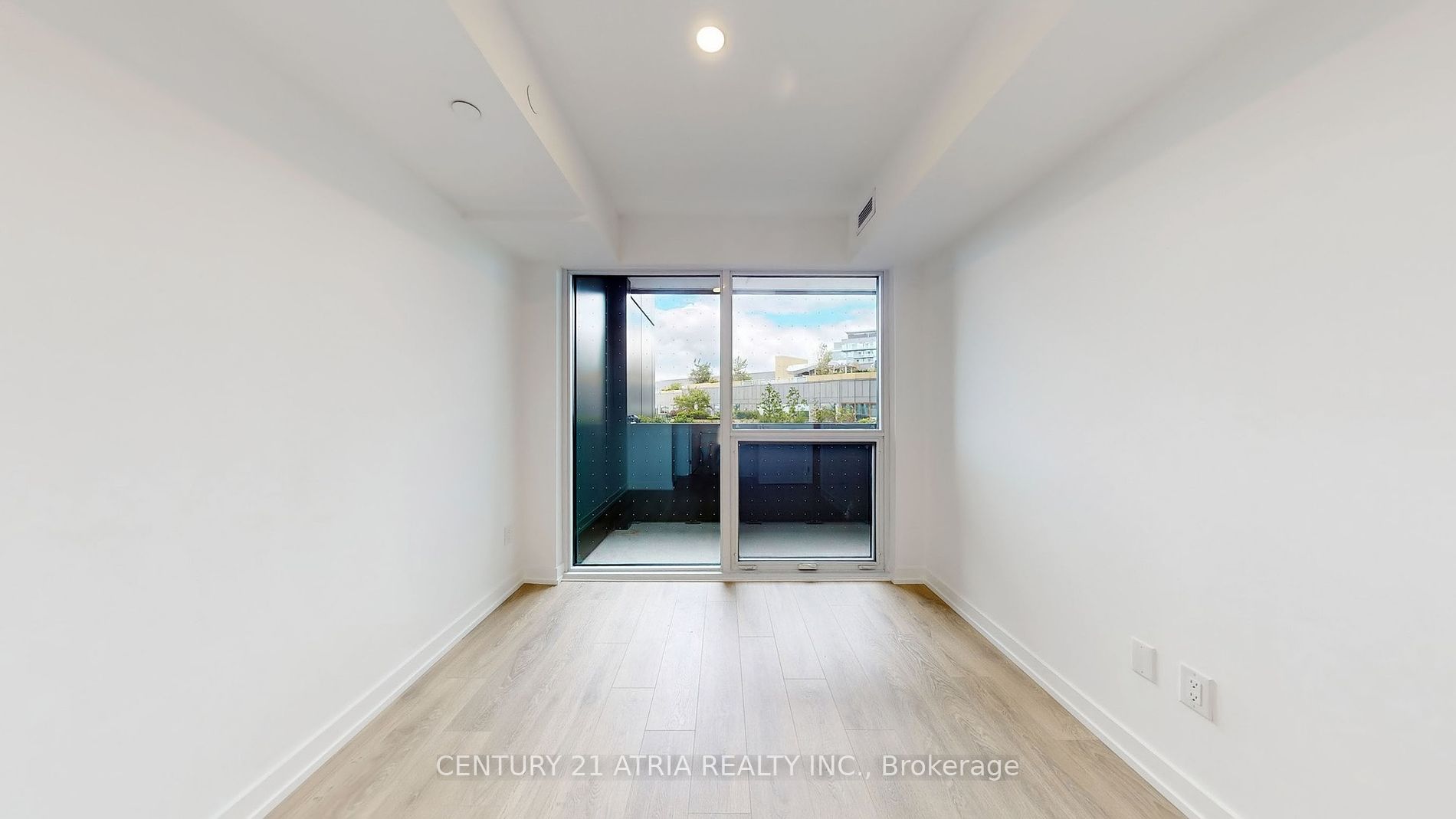 1100 sheppard Avenue W #602
