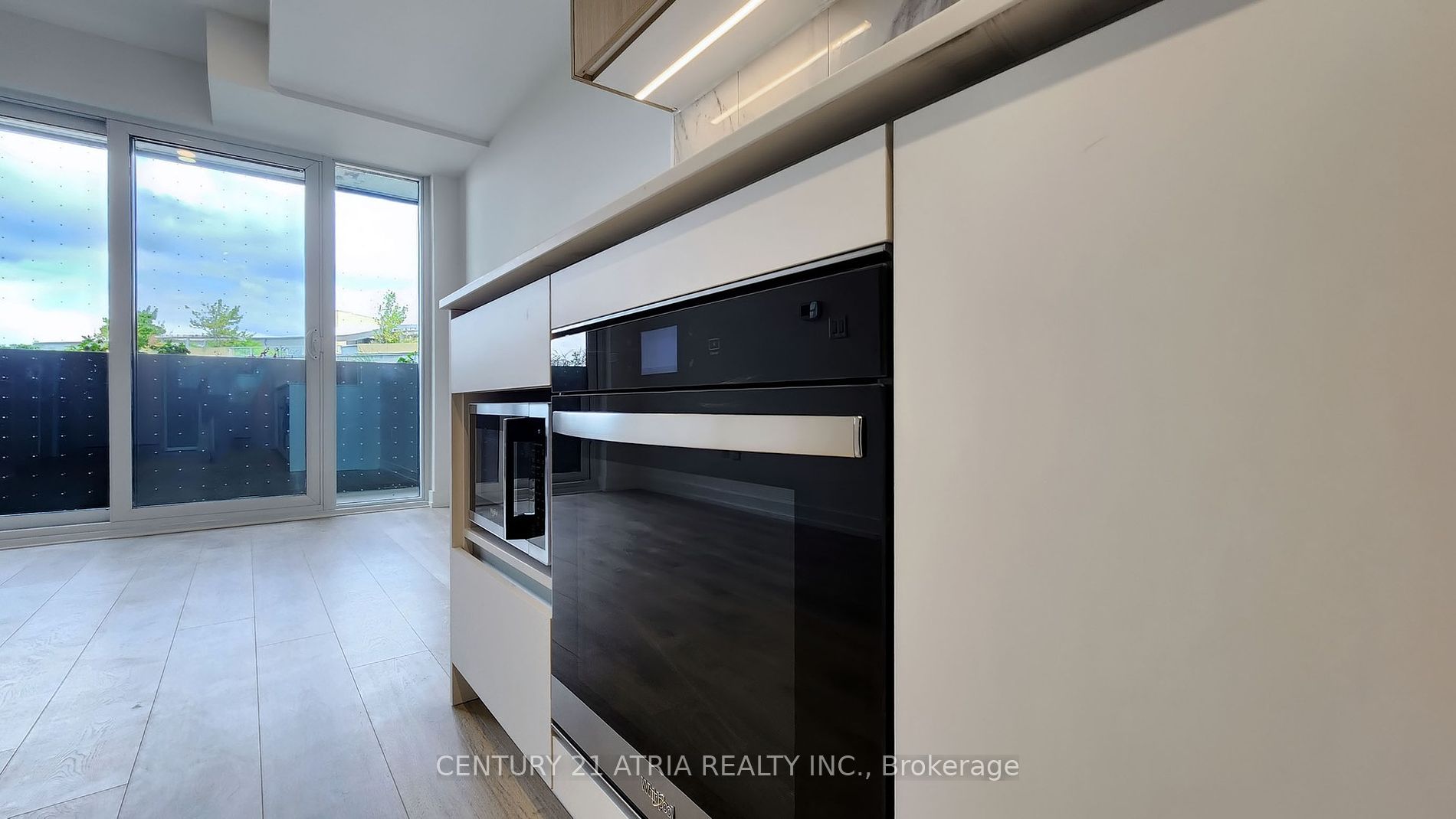 1100 sheppard Avenue W #602