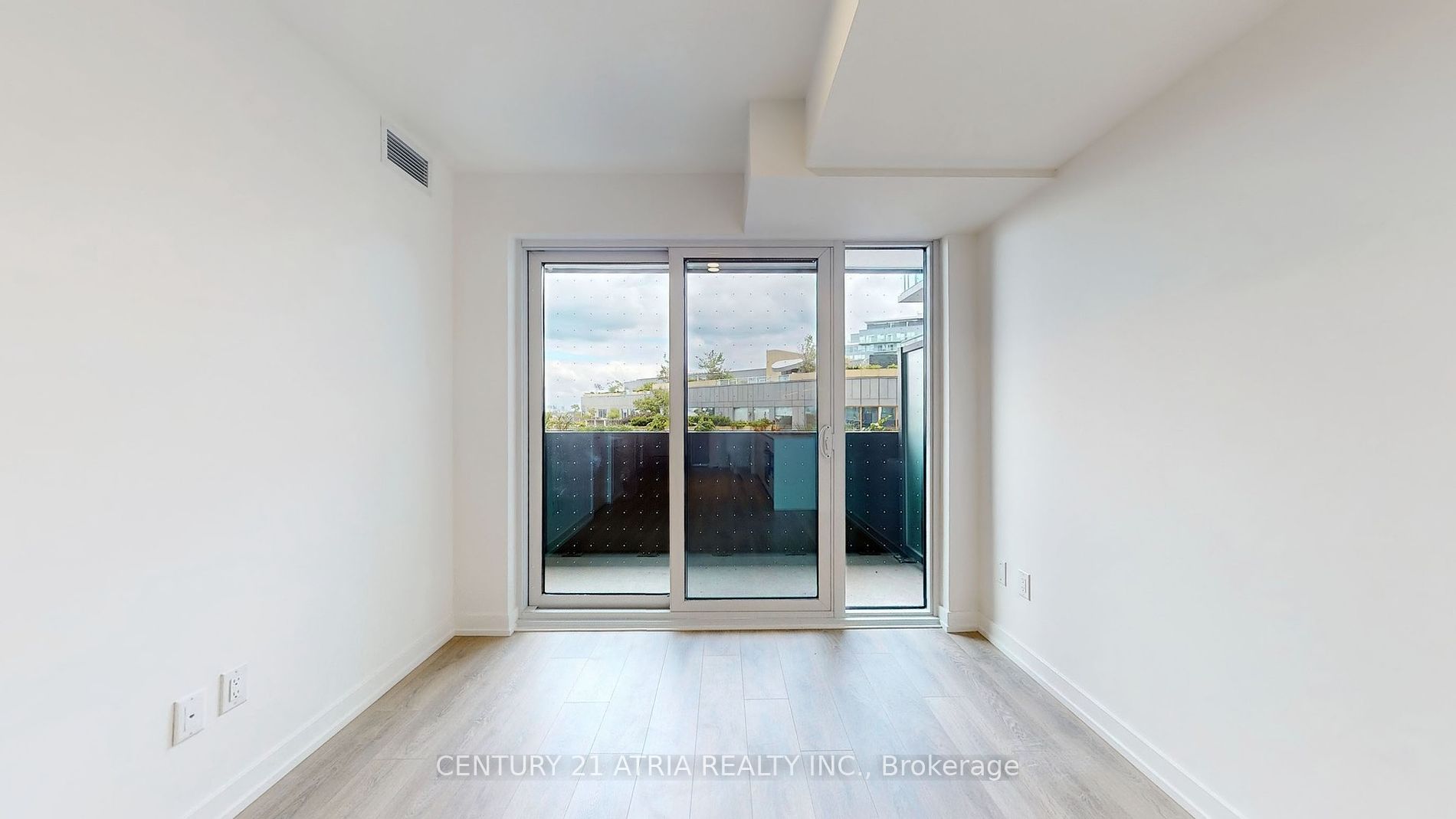 1100 sheppard Avenue W #602