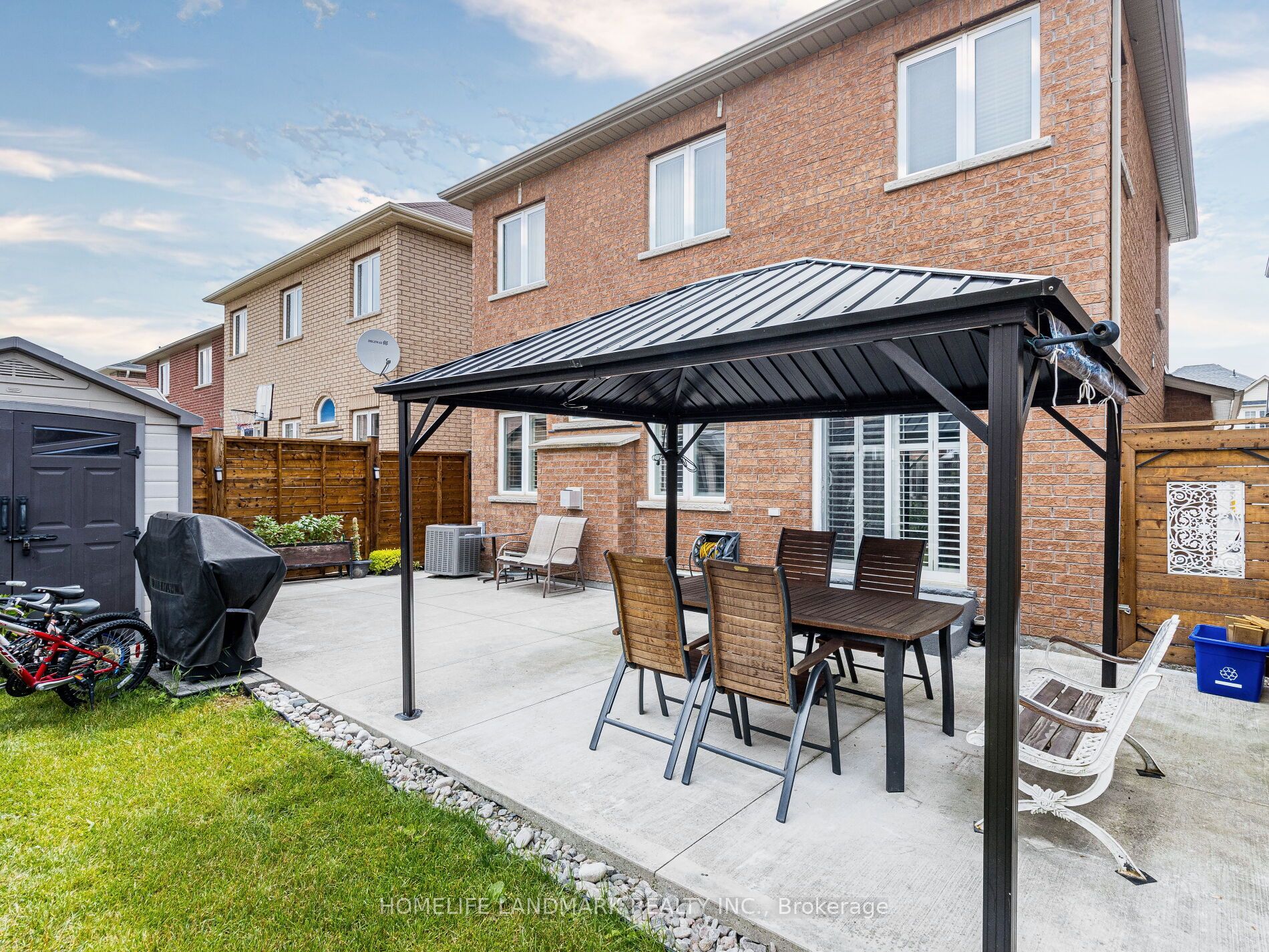 52 Hardgate Cres