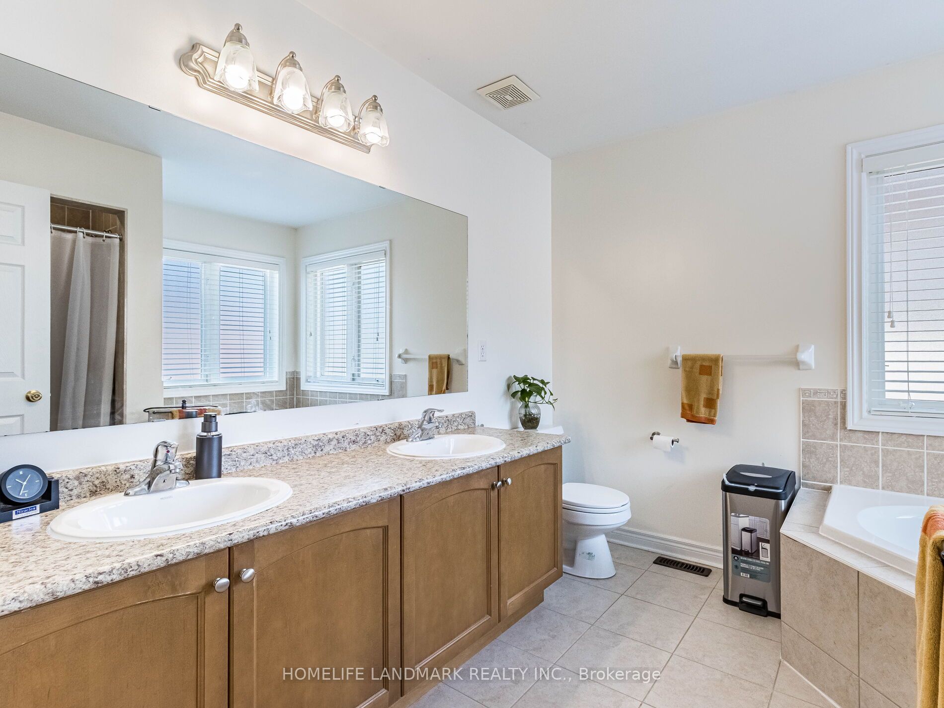 52 Hardgate Cres