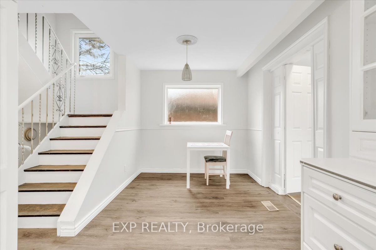 208 Lake Promenade