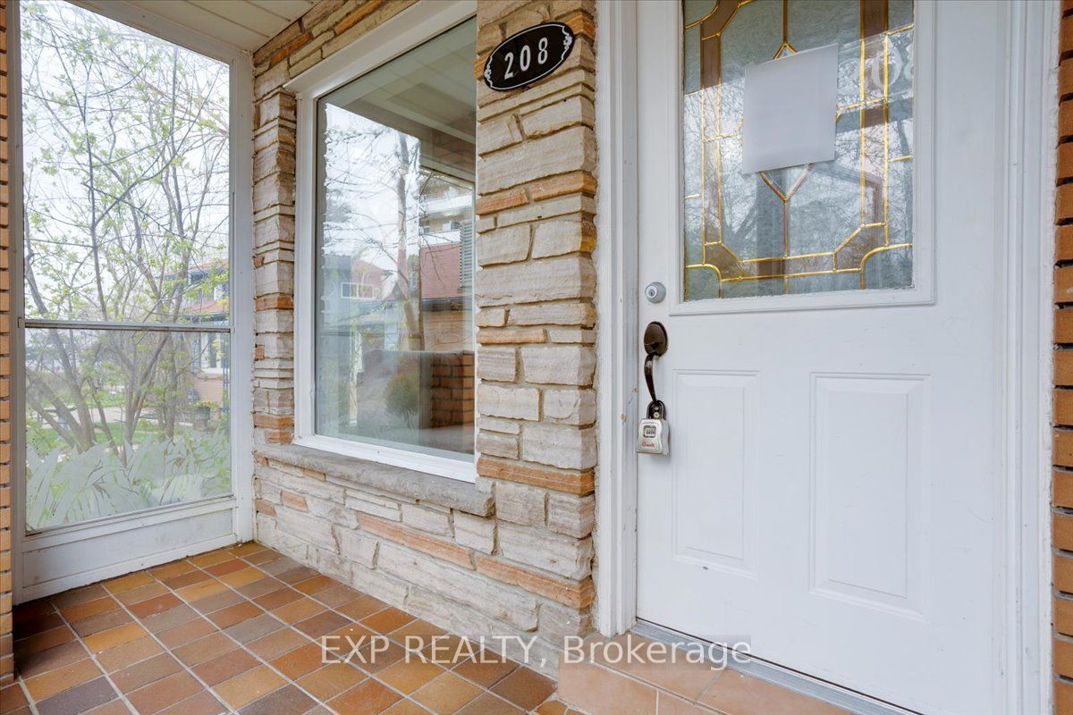 208 Lake Promenade