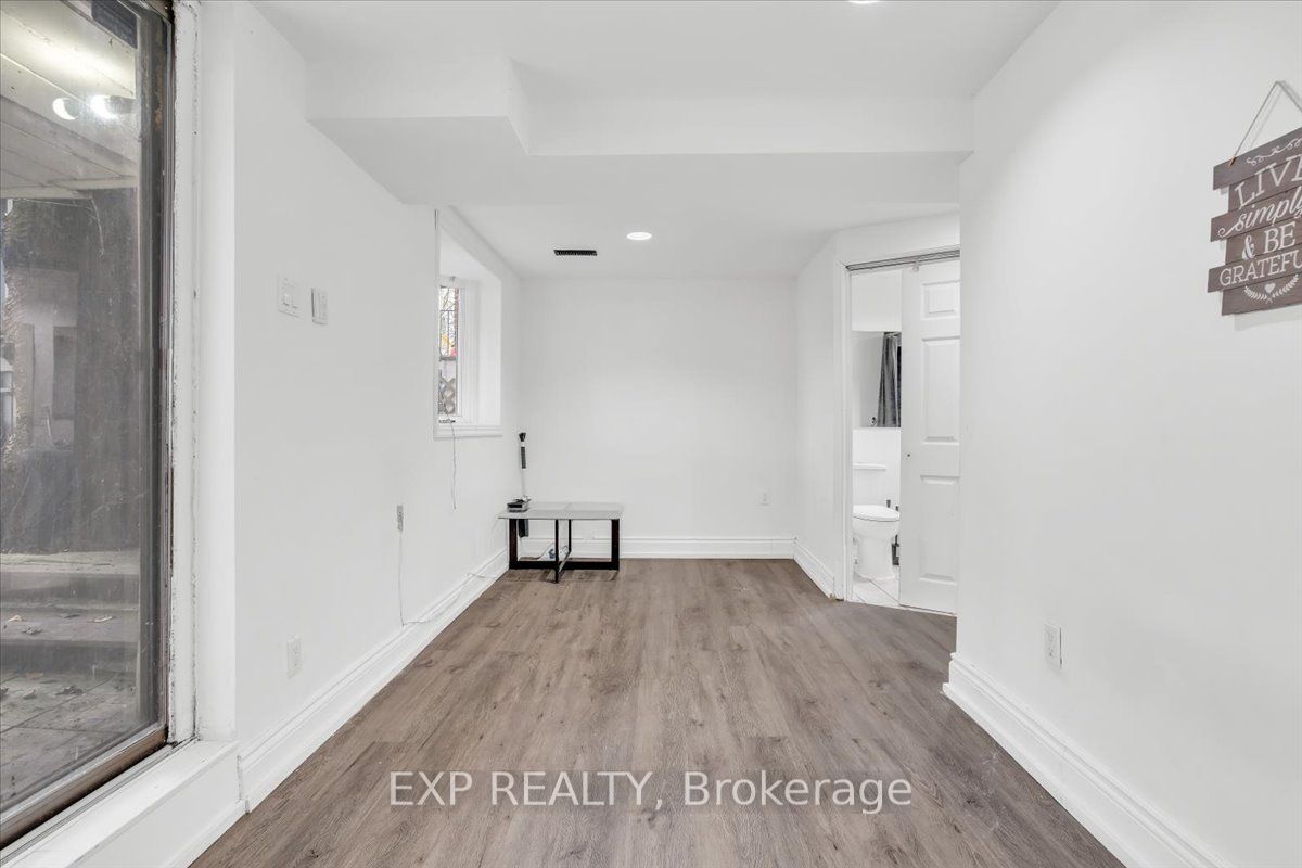 208 Lake Promenade