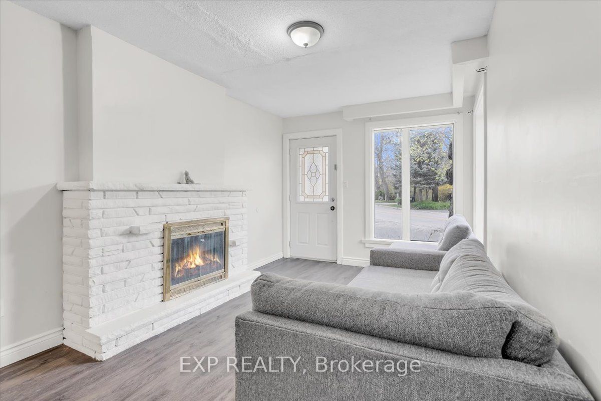 208 Lake Promenade