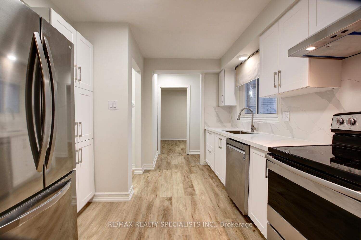 2420 Winthrop Cres