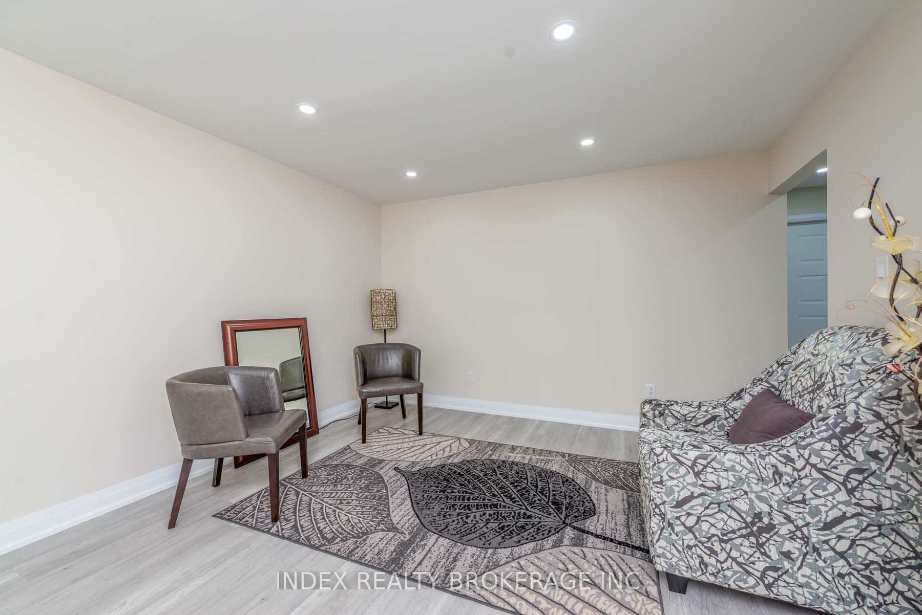 12 Dawnridge Tr