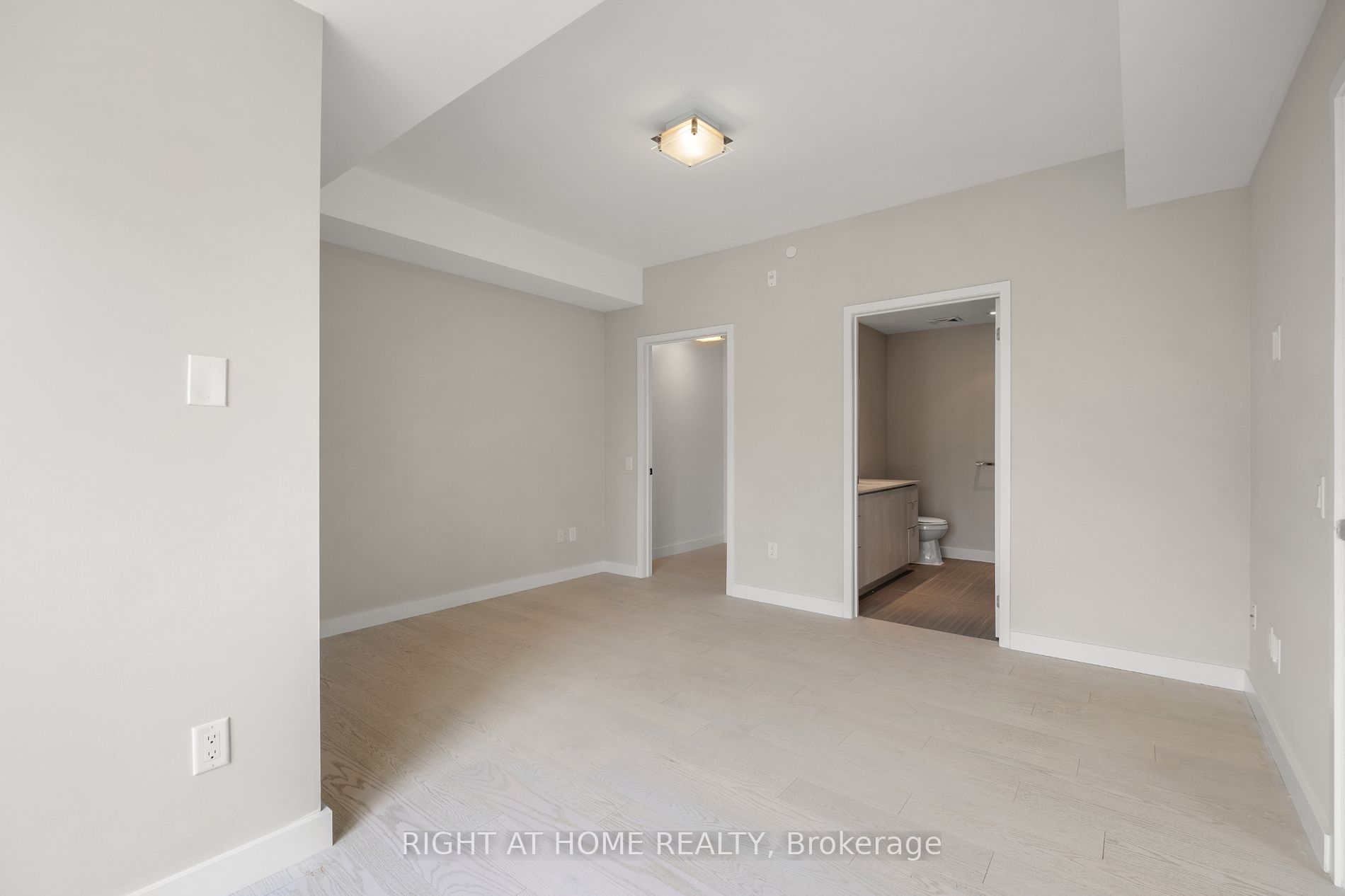 5025 Harvard Rd, #204