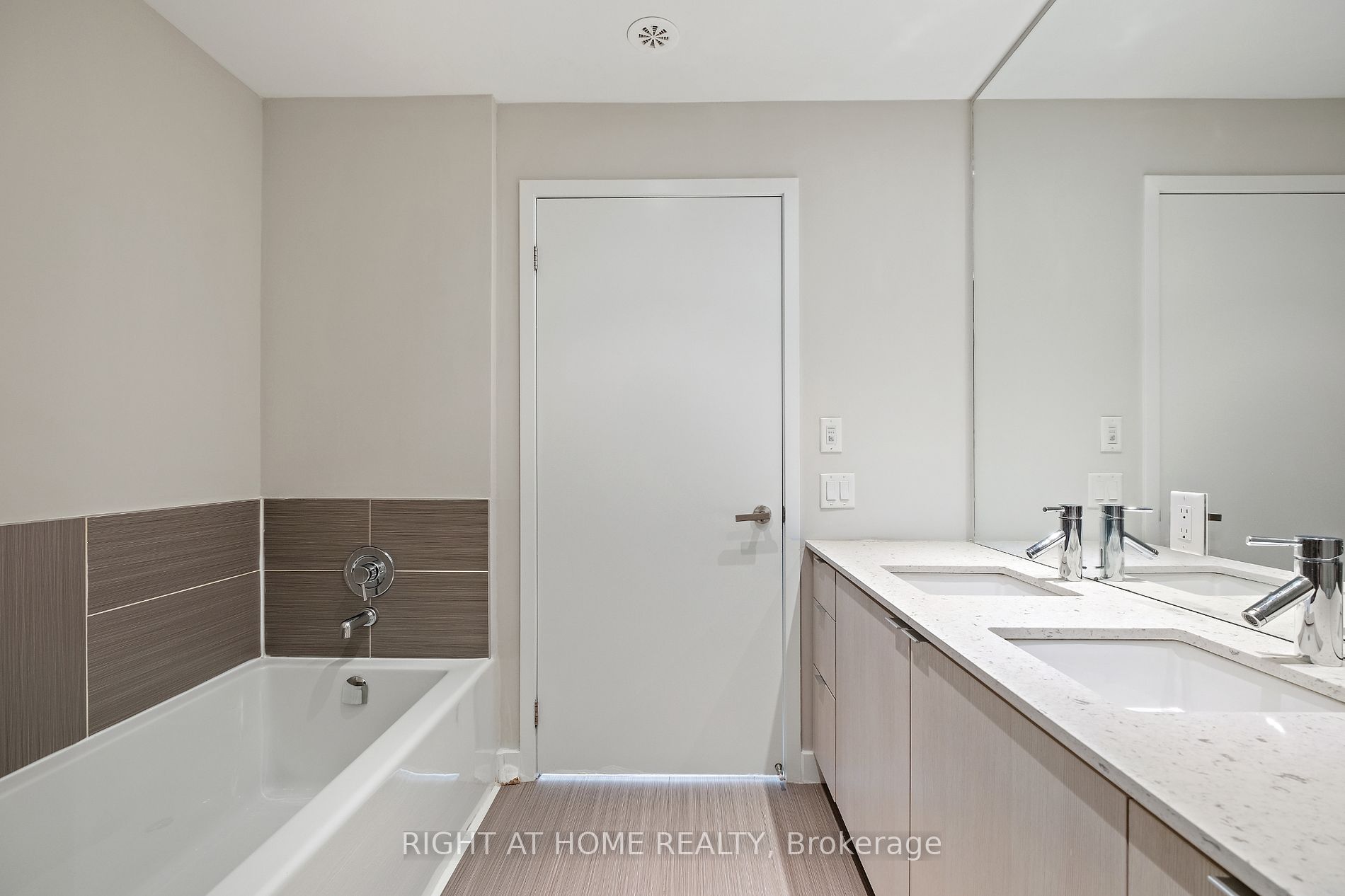 5025 Harvard Rd, #204