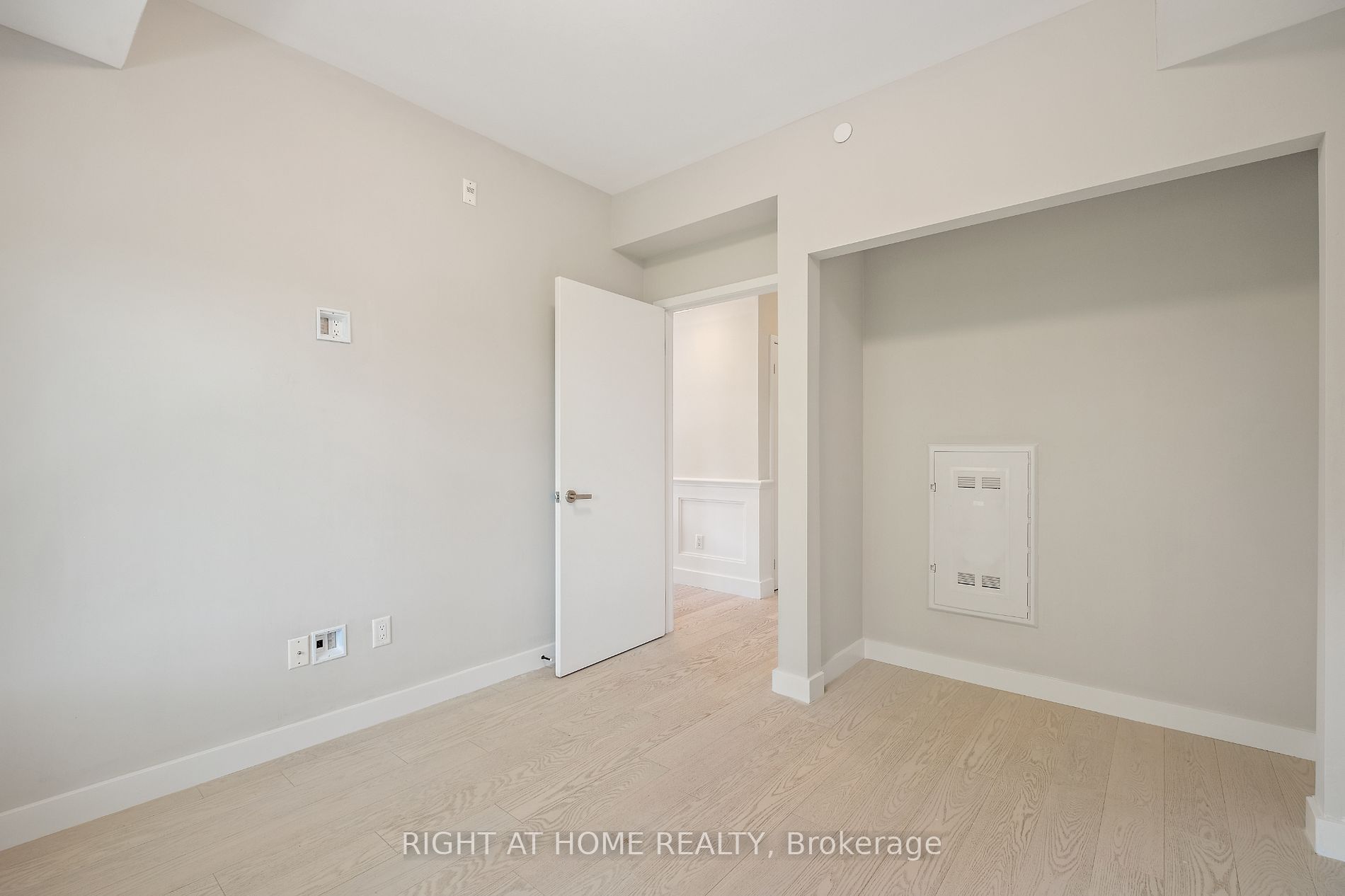5025 Harvard Rd, #204