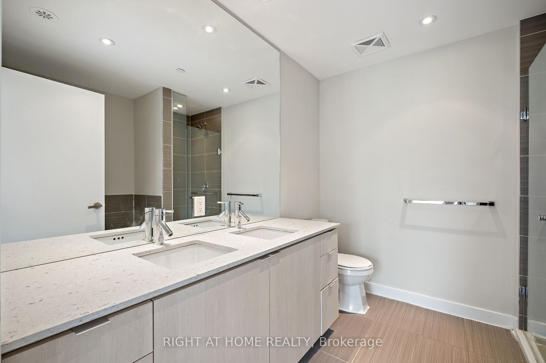 5025 Harvard Rd, #204