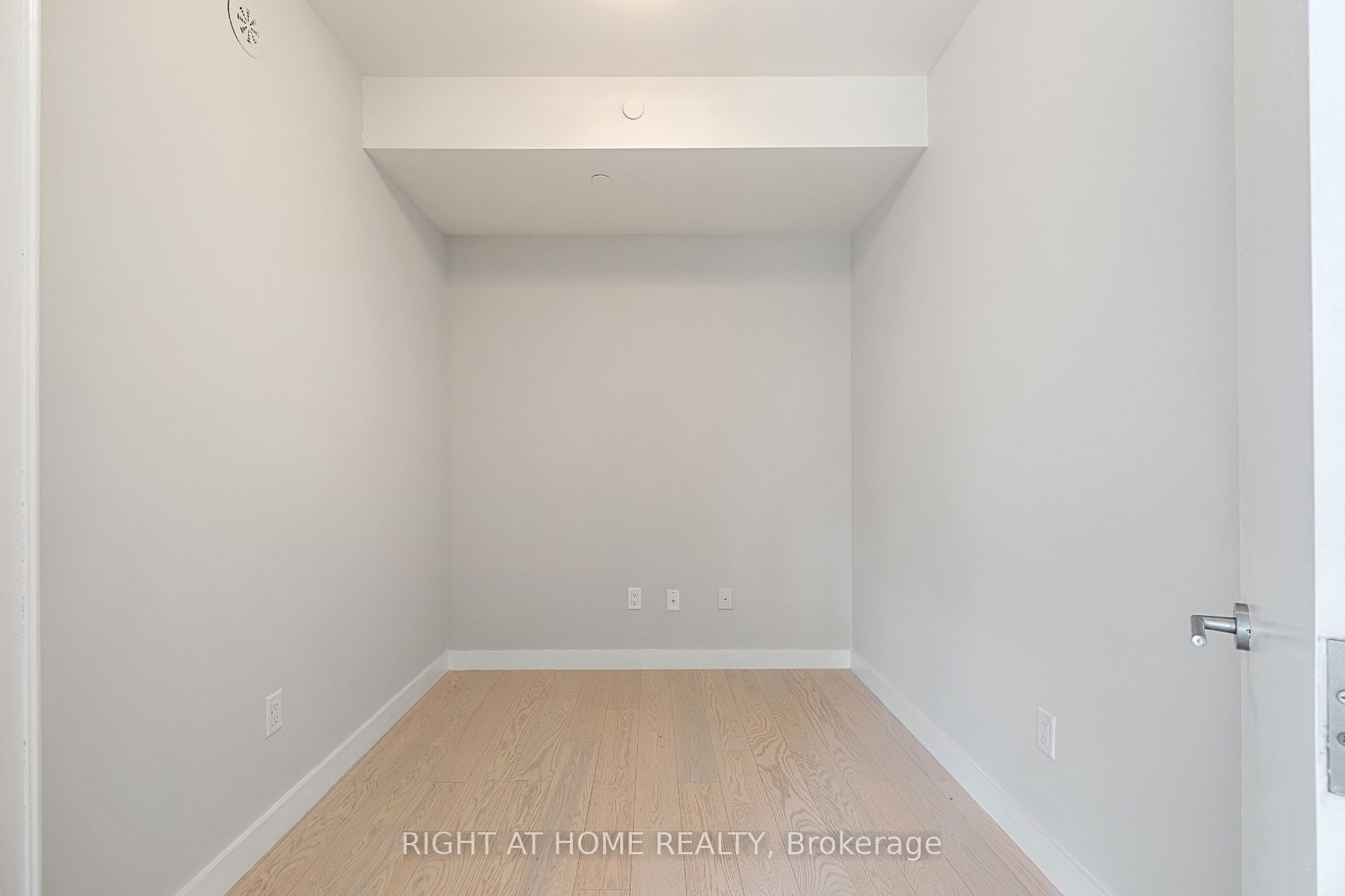 5025 Harvard Rd, #204