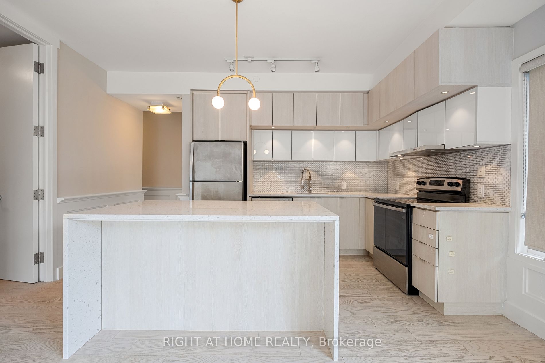 5025 Harvard Rd, #204