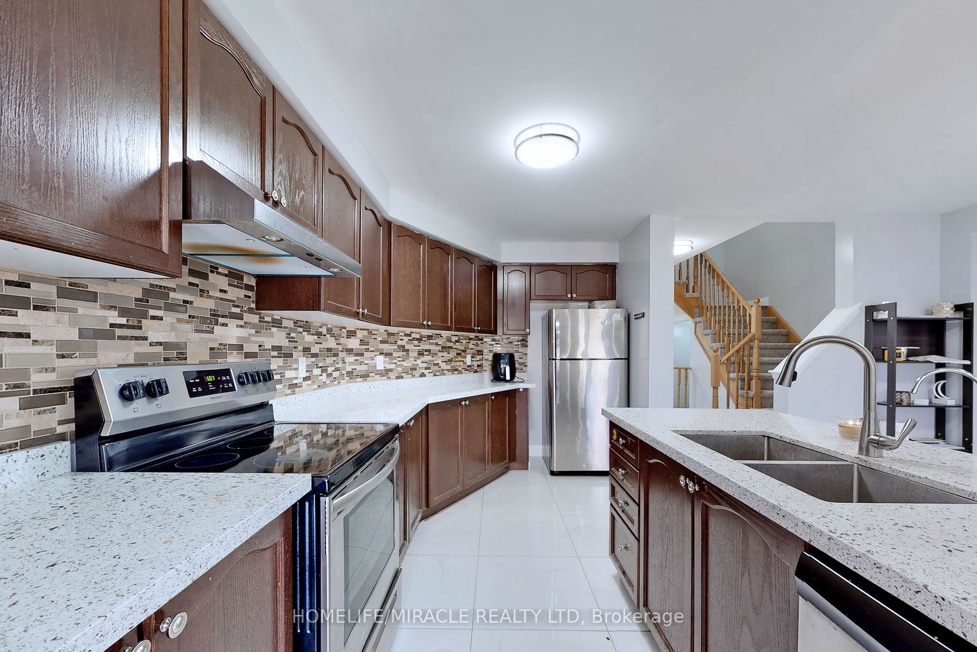 15 Masseyfield St N