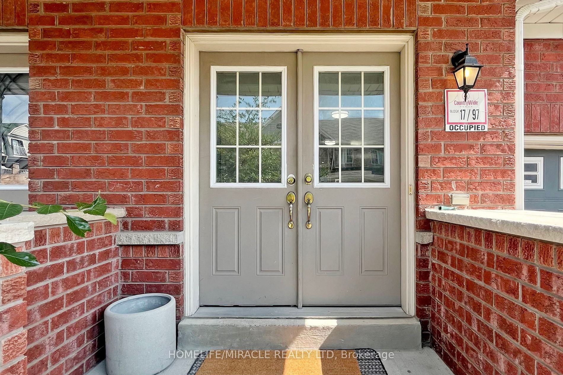 15 Masseyfield St N
