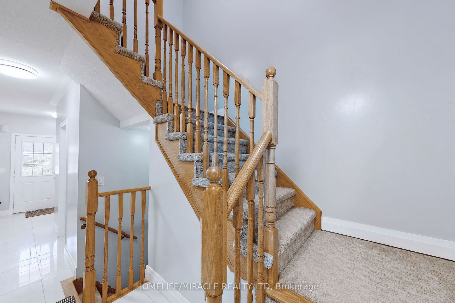 15 Masseyfield St N