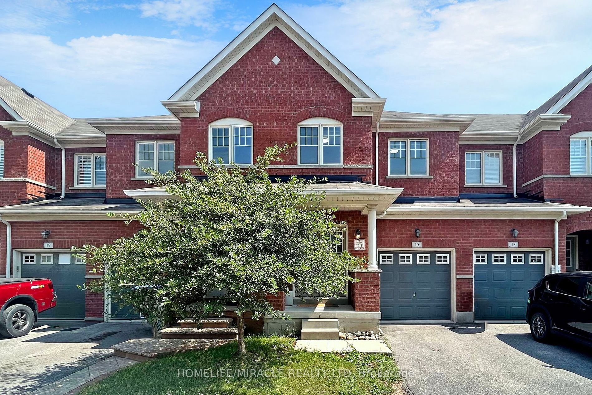 15 Masseyfield St N