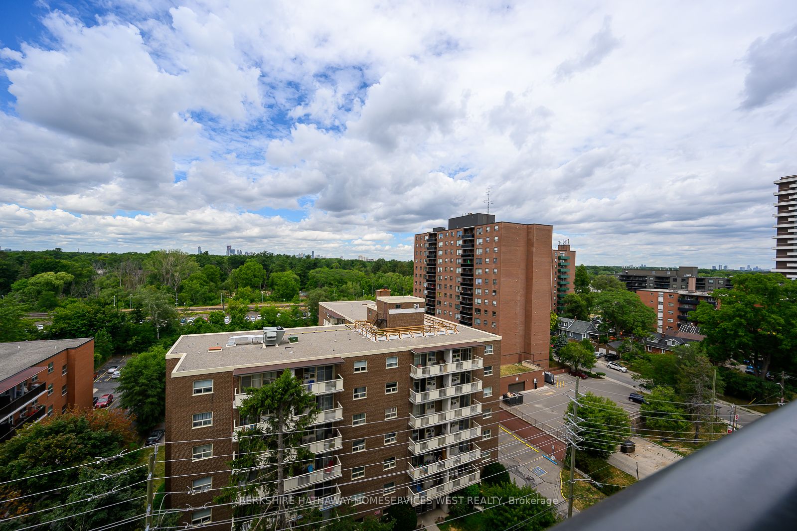 21 Park Street E #1009