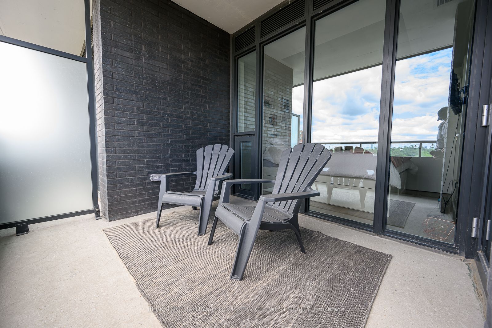 21 Park Street E #1009
