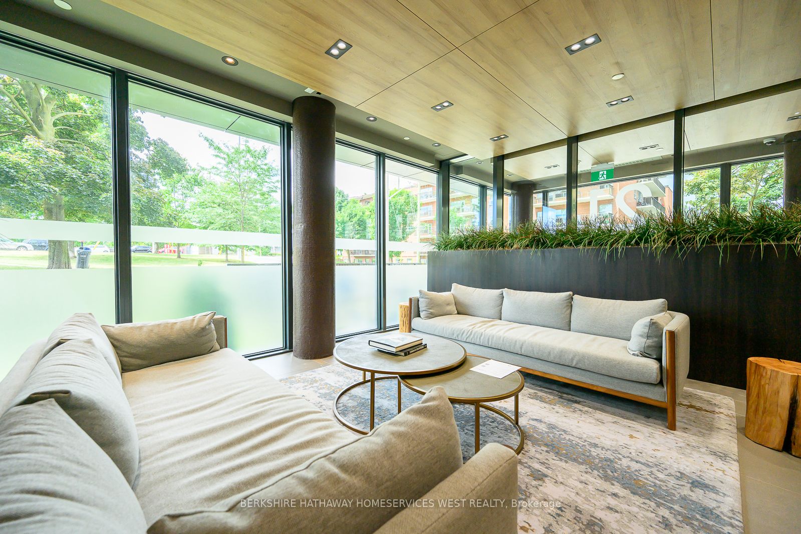 21 Park Street E #1009