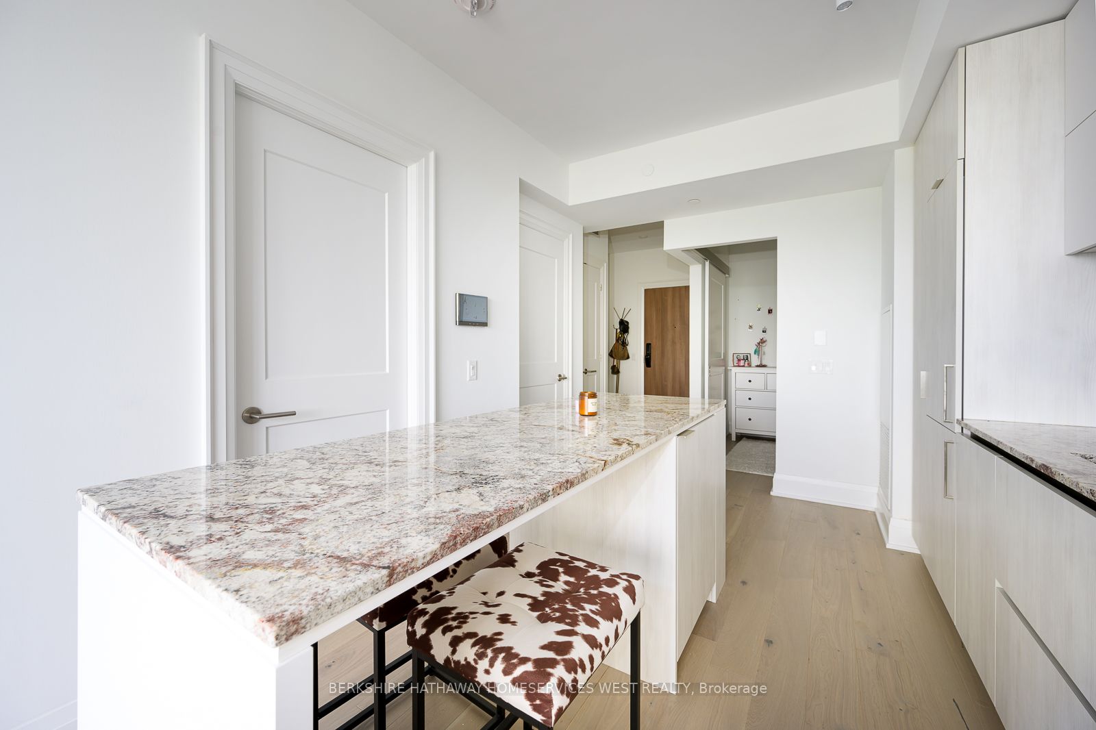 21 Park Street E #1009