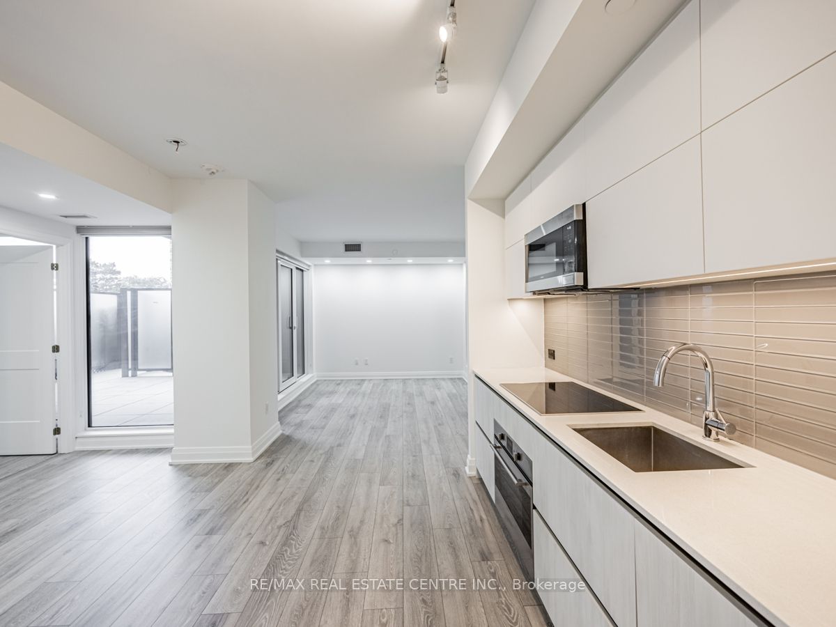 21 Park St E, #201