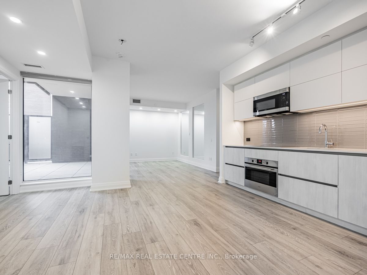 21 Park St E, #201