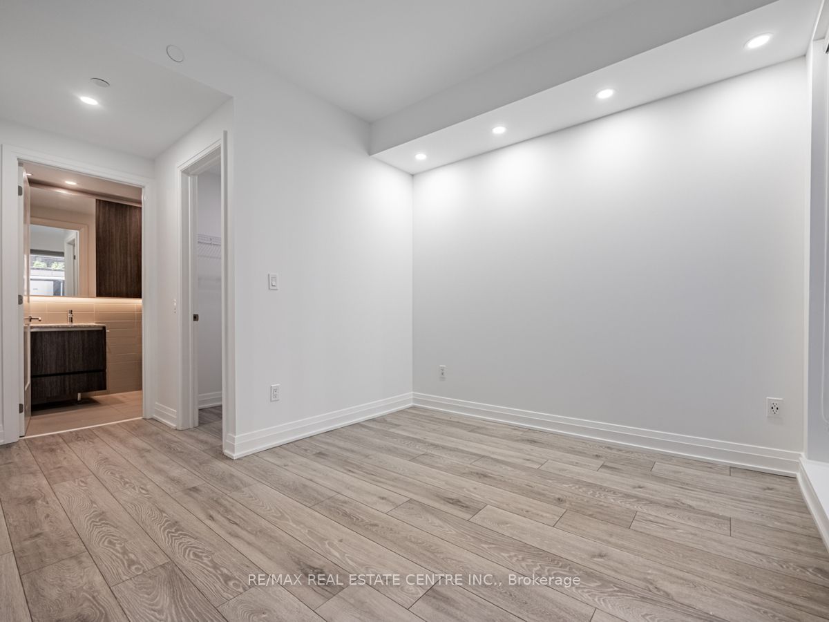 21 Park St E, #201